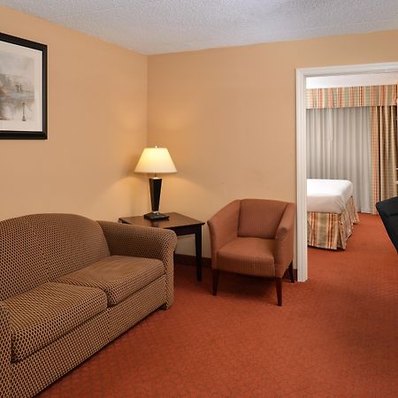 Holiday Inn Martinsburg By Ihg Room photo