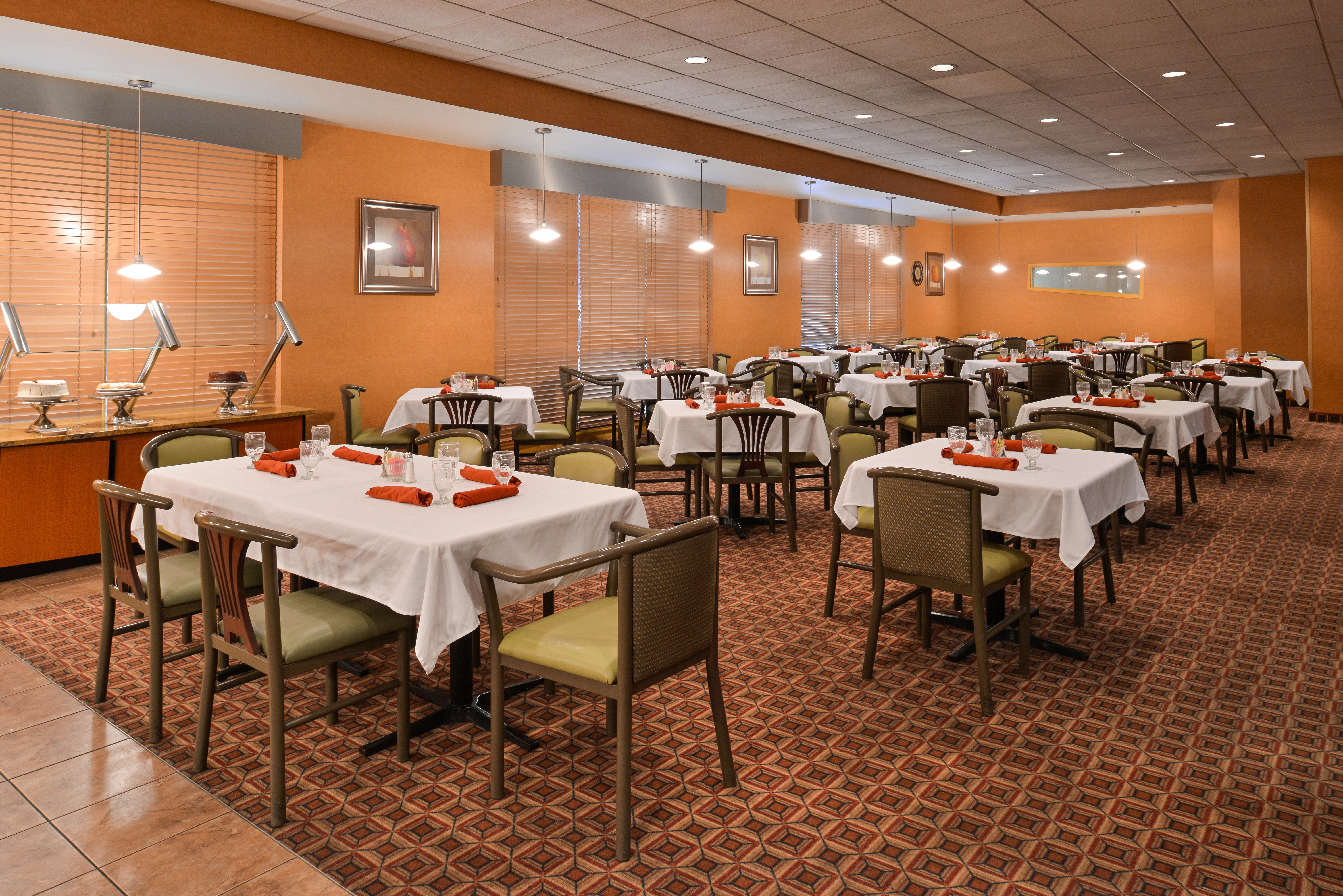 Holiday Inn Martinsburg By Ihg Exterior photo
