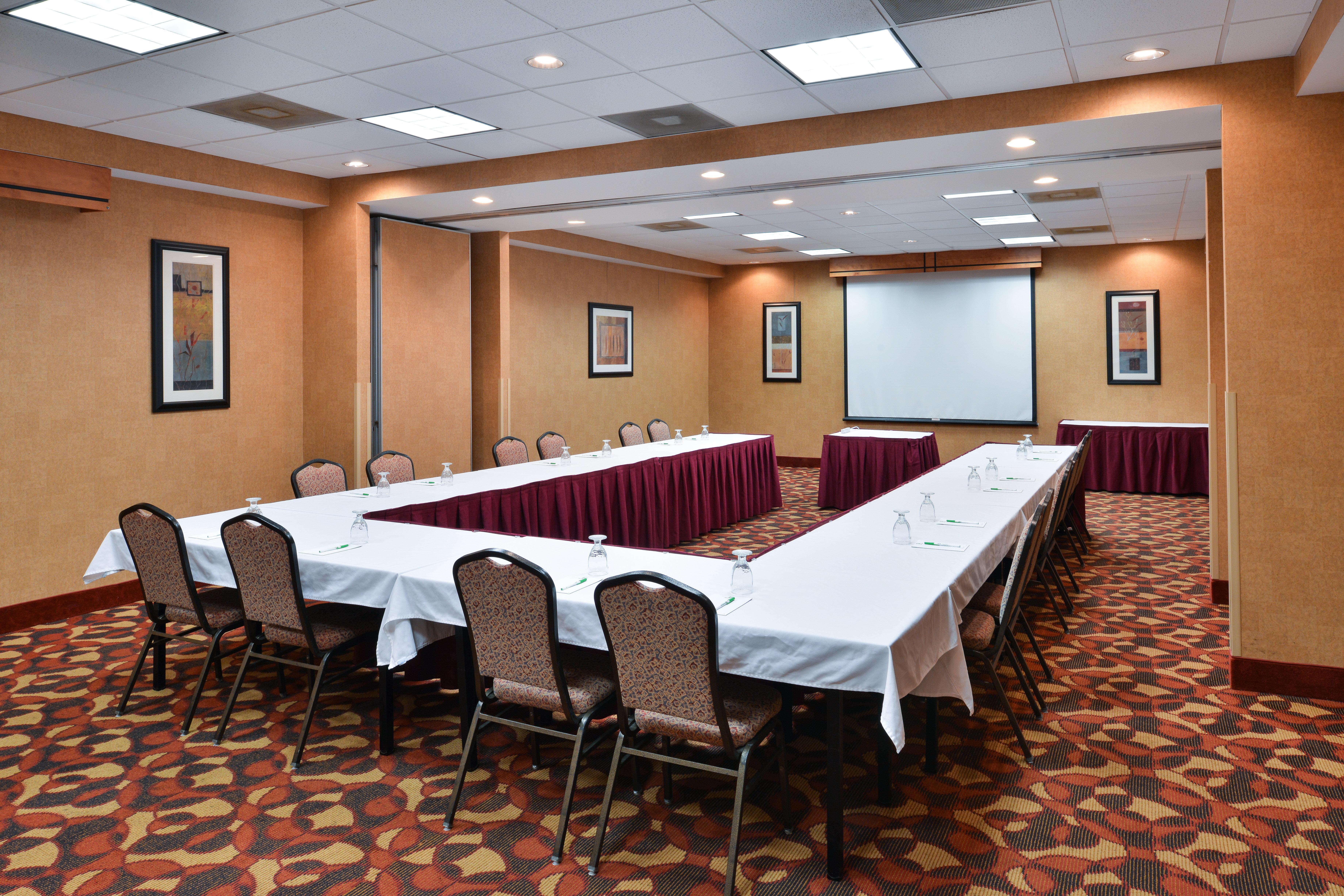 Holiday Inn Martinsburg By Ihg Exterior photo